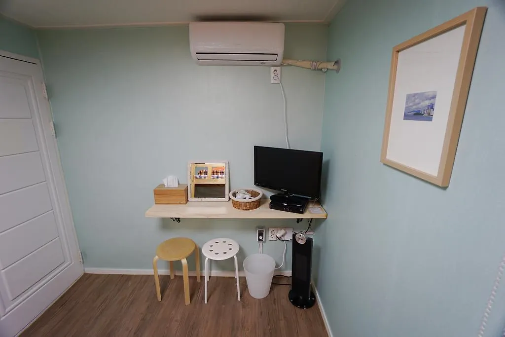 710 Guesthouse Yellow Busan 0*,  South Korea
