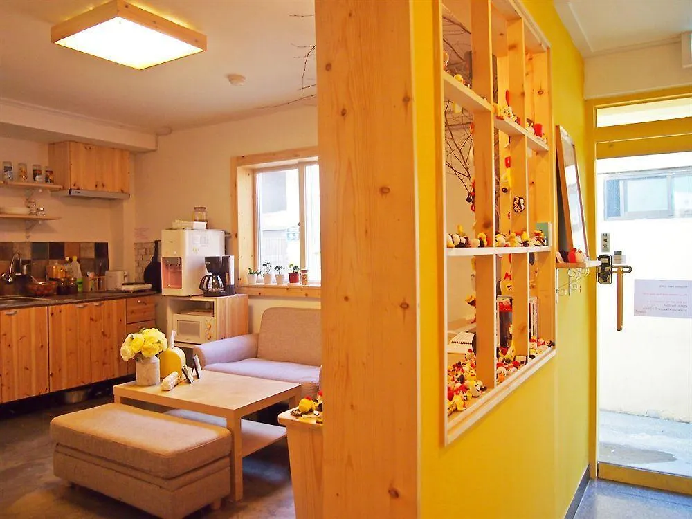 710 Guesthouse Yellow Busan Hostel