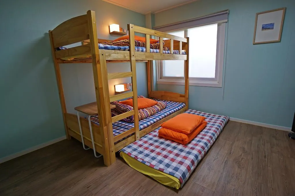 710 Guesthouse Yellow Busan Vandrerhjem